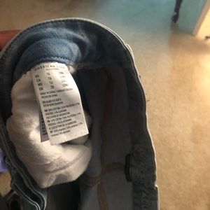 Curvy distressed jeans